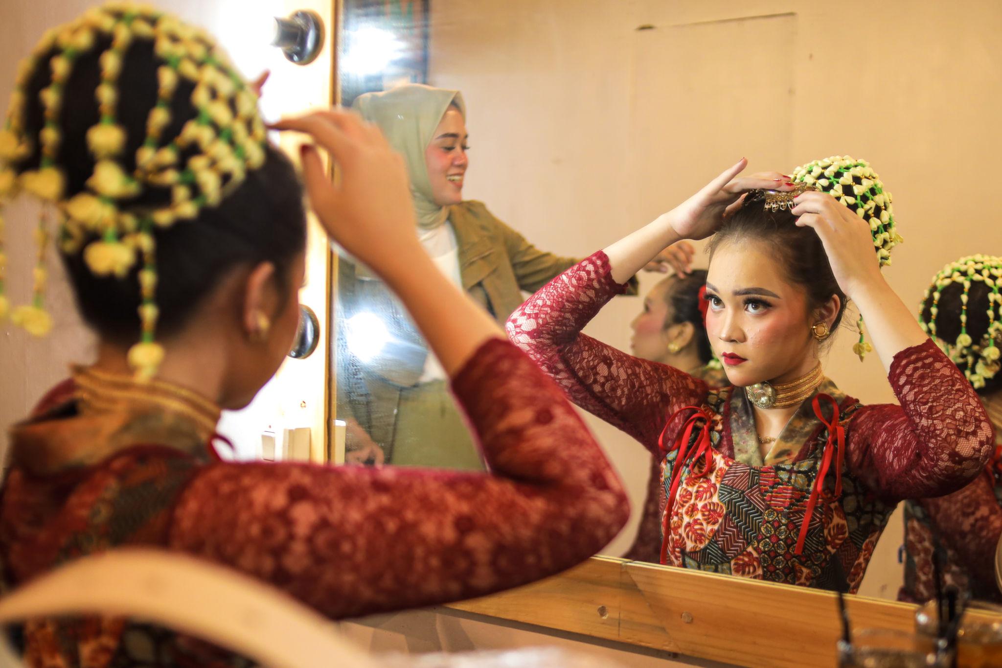 Di Balik Panggung Lomba Tari: Perjuangan Panjang Para Peserta
