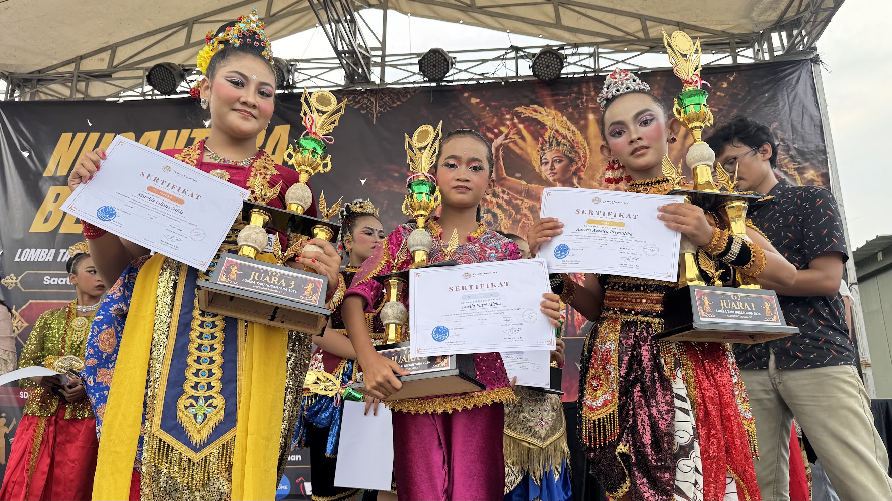 Juara 1, 2 dan 3 Kategori Tunggal SD
